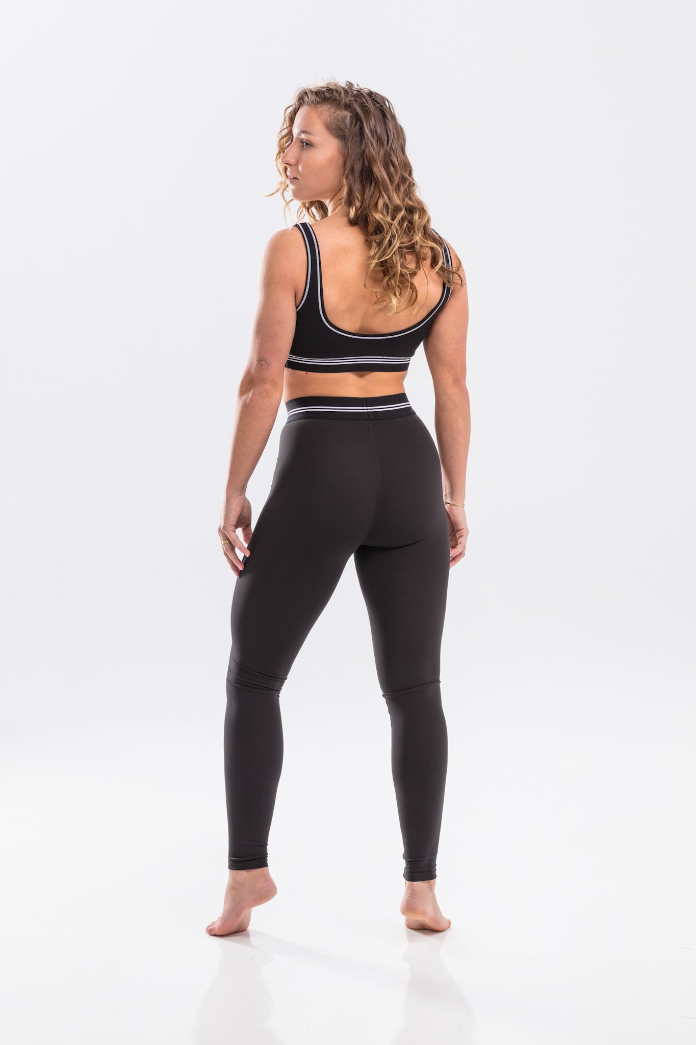 UrbanMove Tight - Black